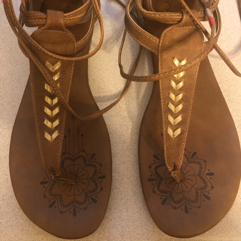 Maurice’s tie leg sandals